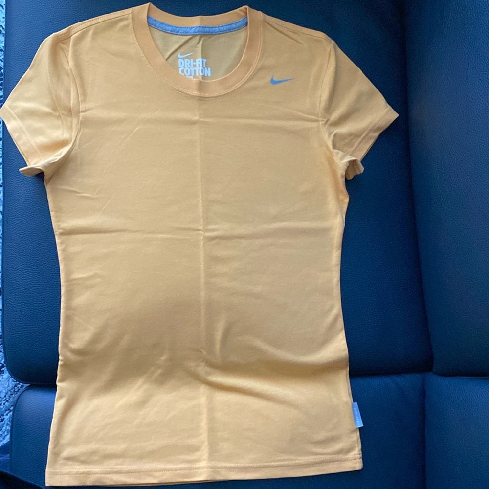 Nike Dri-FIT relaxed tee